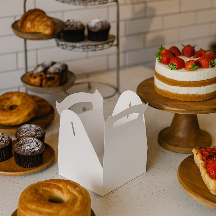50pcs - Boîte pâtissière carton blanc avec anse - 18 cm x 10 cm x 11,5 cm