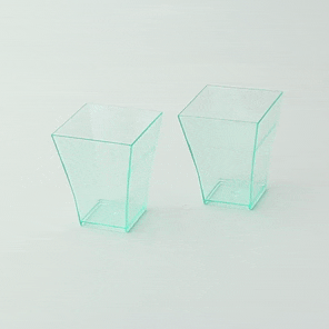 30pcs - Verrine pyramidale plastique PS transparente verte « Taïti » - 60 ml - 4,5 cm x 4,5 cm x 5,5 cm