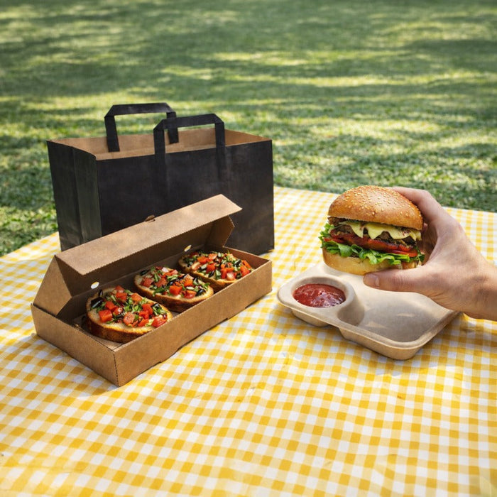 50pcs - Plateau rectangulaire brun en pulpe avec compartiment à sauce - 850 ml - 21,8 cm x 16,5 cm x 4,5 cm