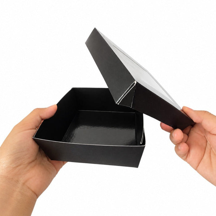 25pcs - Boîte "Kray" carrée carton noir avec couvercle à fenêtre - 700 ml - 13,5 cm x 13,5 cm x 5 cm