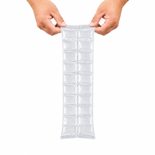 Sachet à glaçons en plastique LDPE à fermeture automatique - 30,5 cm x 20 cm - en main
