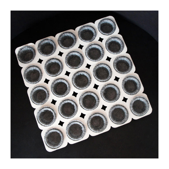 50pcs - Plaque de cuisson avec 25 moules mini cake en papier noir alvéolé - 28,5 cm x 28,5 cm x 2,5 cm